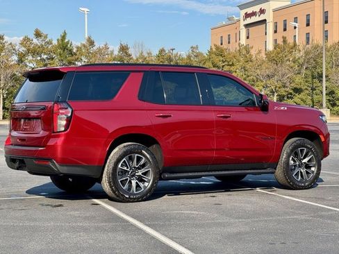 Used 2024 Chevrolet Tahoe Z71 w/ Luxury Package image 8