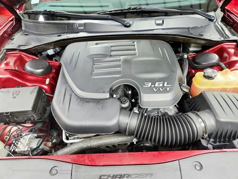 Used 2021 Dodge Charger SXT w/ Leather Interior Group image 17