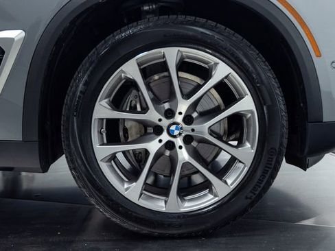 Certified 2024 BMW X5 xDrive40i w/ Premium Package image 27