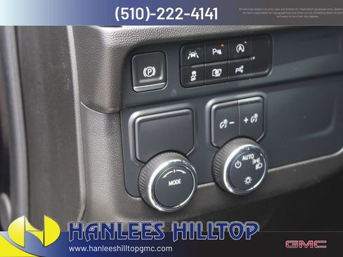 Used 2025 Chevrolet Suburban LT RWD image 15