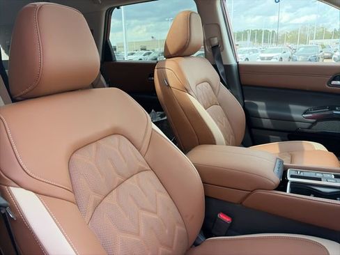 New 2026 Nissan Pathfinder Platinum FWD image 21