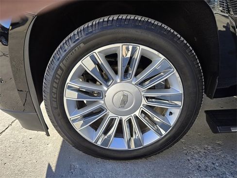 Used 2020 Cadillac Escalade ESV Platinum image 8