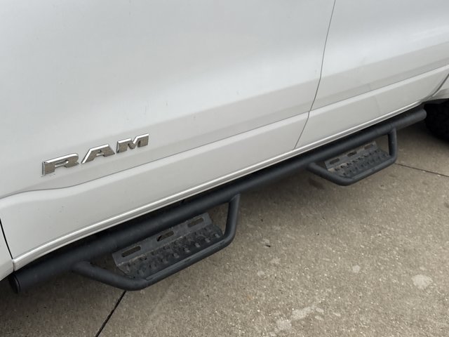 Used 2019 RAM 1500 Laramie AWD/4WD image 15