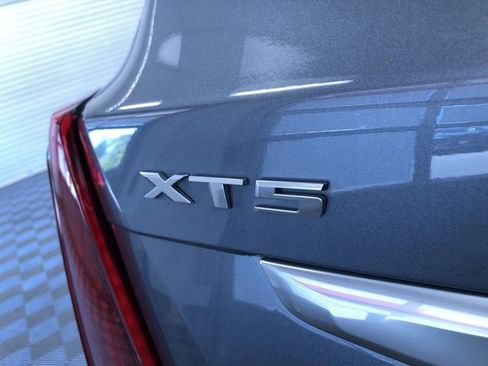 Used 2020 Cadillac XT5 Premium Luxury w/ LPO, Floor Liner Package AWD/4WD image 17