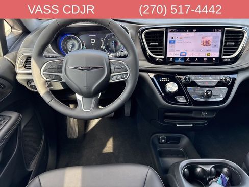 New 2026 Chrysler Pacifica Select image 12