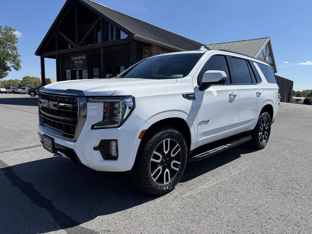 Used 2024 GMC Yukon AT4 w/ Technology Package AWD/4WD image 2