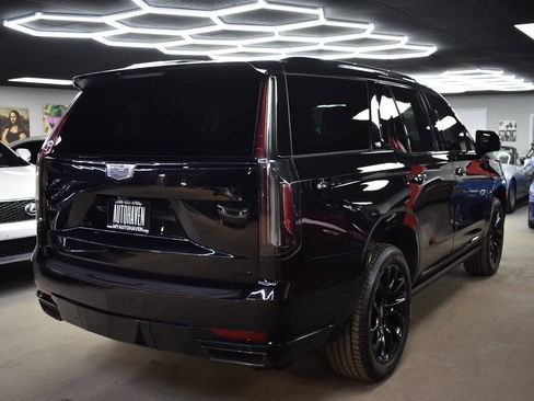 Used 2021 Cadillac Escalade Sport w/ Driver Assist Tech Package AWD/4WD image 4