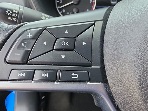 Used 2025 Nissan Sentra SV FWD image 26