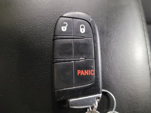 Used 2021 Jeep Grand Cherokee Laredo AWD/4WD image 32