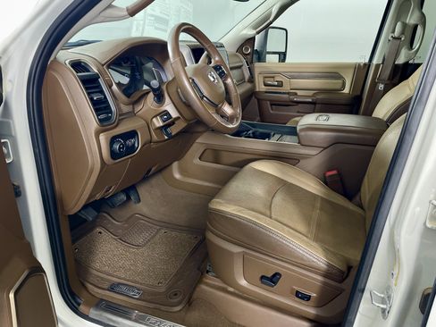 Used 2023 RAM 3500 Limited image 12