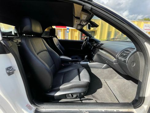 Used 2013 BMW 135i Convertible image 30