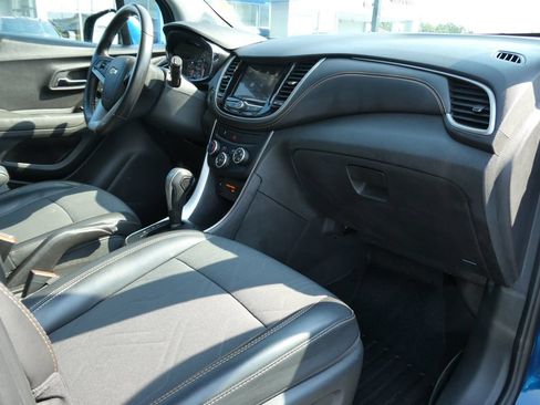 Certified 2019 Chevrolet Trax LT w/ LT Convenience Package AWD/4WD image 15