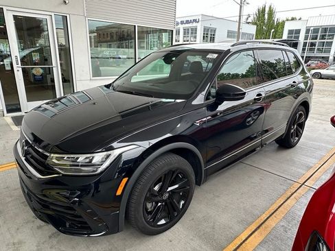 Used 2024 Volkswagen Tiguan SE R-Line AWD/4WD image 3