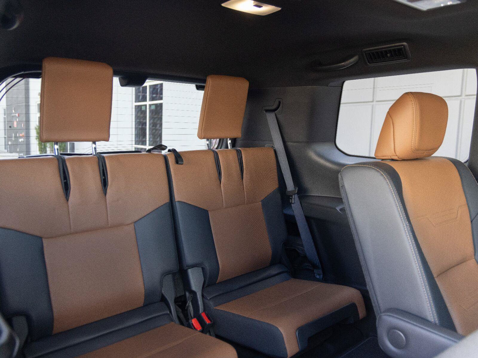 Used 2025 Lexus GX 550 w/ Accessory Package (2T) AWD/4WD image 40
