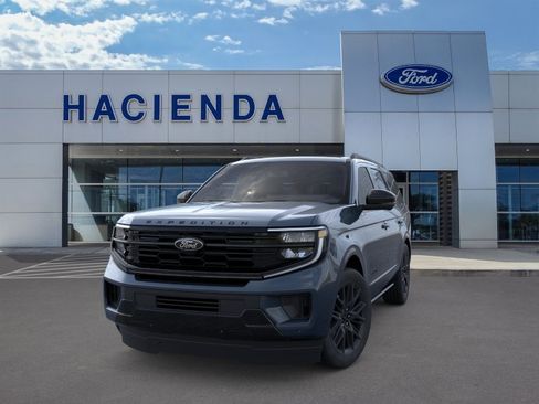 New 2026 Ford Expedition Platinum w/ Stealth Appearance Package AWD/4WD image 2