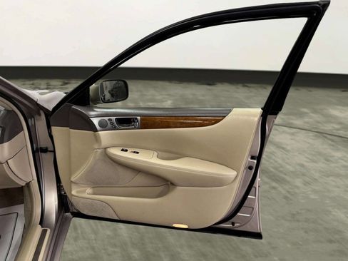 Used 2005 Lexus ES 330 FWD image 20