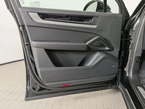 New 2026 Porsche Cayenne image 13