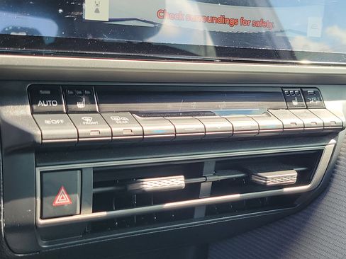 Certified 2025 Toyota Camry Hybrid AWD/4WD image 28