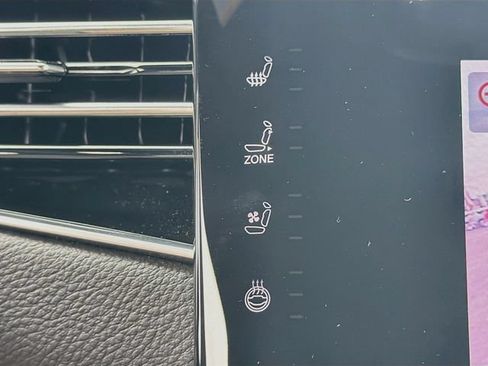 Used 2025 Jeep Wagoneer 4WD image 22