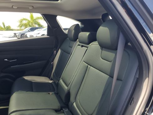 Used 2025 Hyundai Tucson Limited FWD image 13