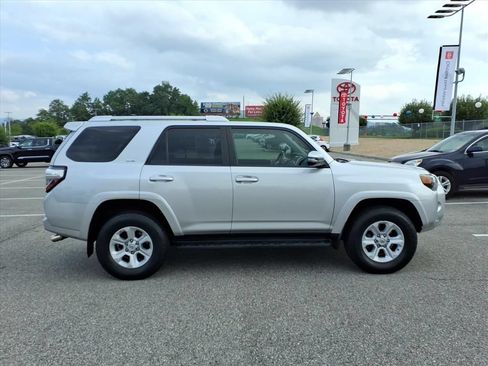 Used 2016 Toyota 4Runner SR5 Premium AWD/4WD image 3