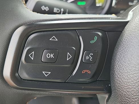 Used 2024 Jeep Wrangler Unlimited w/ Convenience Group AWD/4WD image 24
