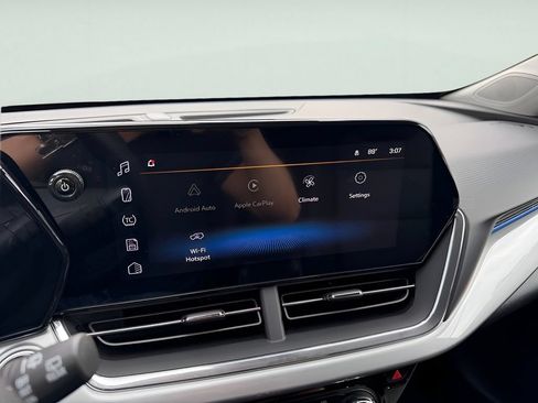 Used 2026 Chevrolet Trax LT w/ LT Convenience Package FWD image 23