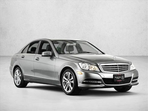 Used 2012 Mercedes-Benz C 300 4MATIC Sedan image 3