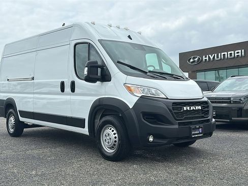 Used 2026 RAM ProMaster 2500 w/ Convenience Group FWD image 6