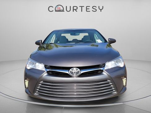 Used 2017 Toyota Camry XLE image 8