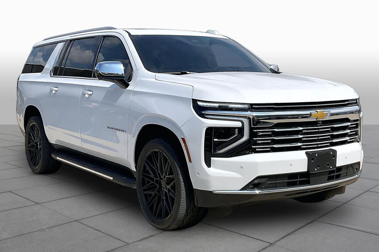 Used 2026 Chevrolet Suburban Premier w/ Sun And Tow Package RWD image 3
