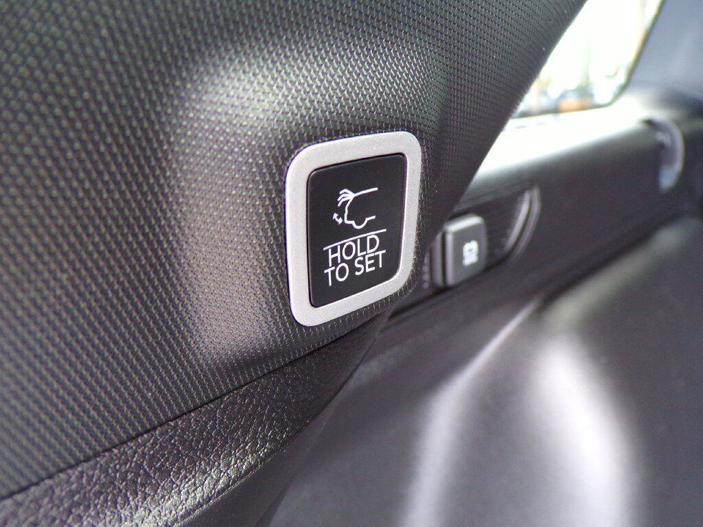 New 2026 Jeep Grand Cherokee Altitude AWD/4WD image 12