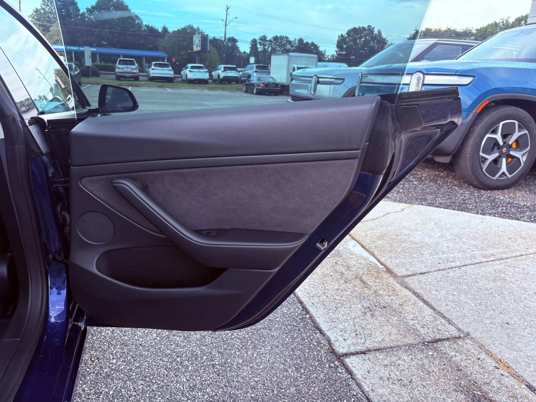 Used 2022 Tesla Model 3 Long Range AWD/4WD image 13