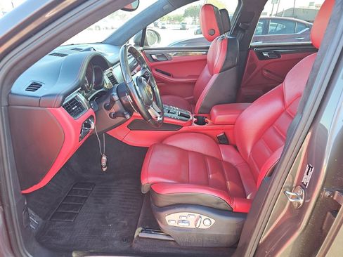 Used 2016 Porsche Macan Turbo image 7