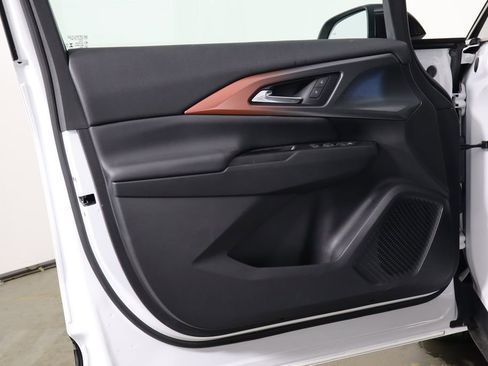 Used 2024 Chevrolet Equinox EV RS image 19