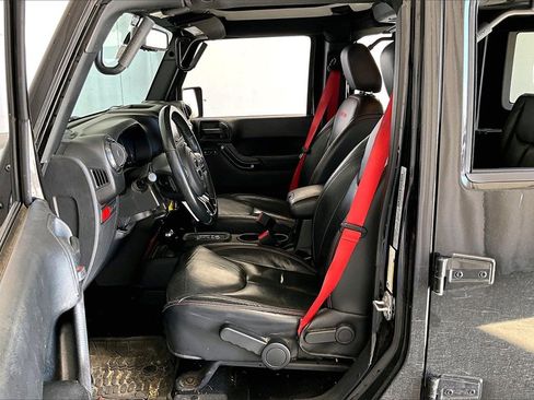 Used 2017 Jeep Wrangler Unlimited Rubicon image 15