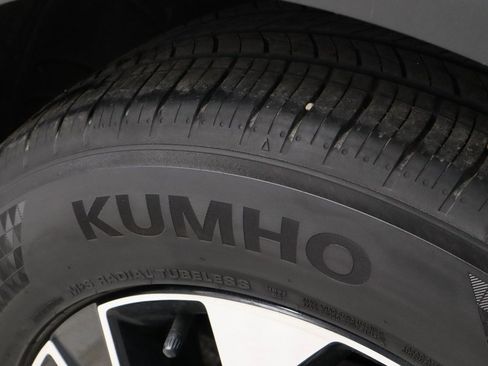 Used 2025 Kia Sportage EX w/ Premium Package image 22