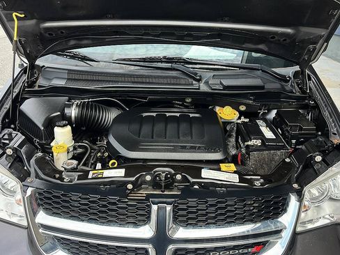 Used 2019 Dodge Grand Caravan SXT FWD image 8