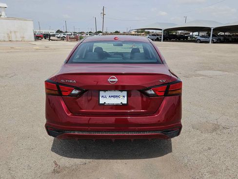 Used 2024 Nissan Altima 2.5 SV FWD image 7