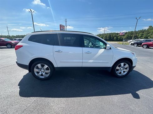 Used 2011 Chevrolet Traverse LTZ FWD image 8
