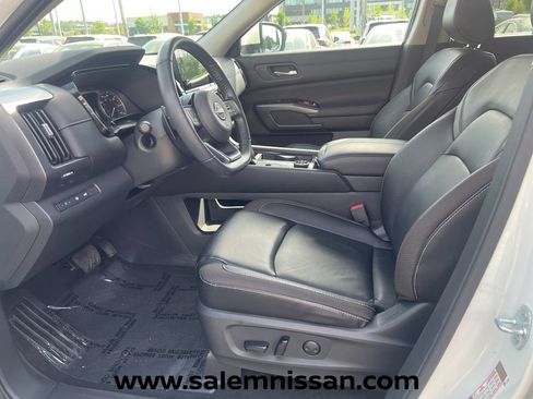 Certified 2023 Nissan Pathfinder SL AWD/4WD image 9