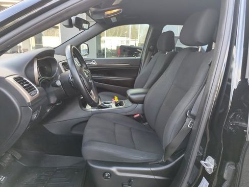 Used 2017 Jeep Grand Cherokee Laredo w/ Quick Order Package 23E image 12