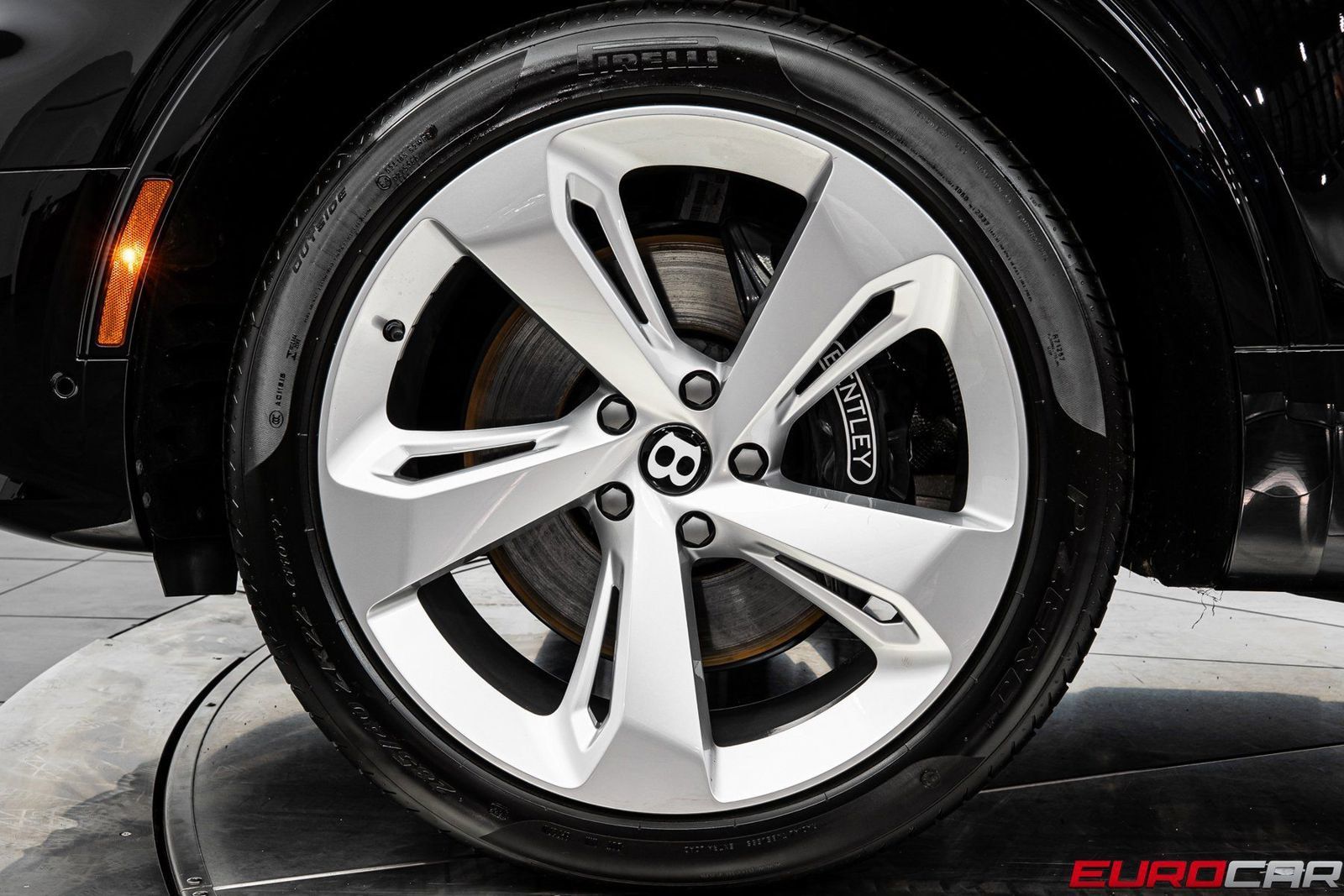 Used 2024 Bentley Bentayga AWD/4WD image 20
