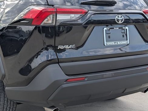 Used 2025 Toyota RAV4 LE AWD/4WD image 8