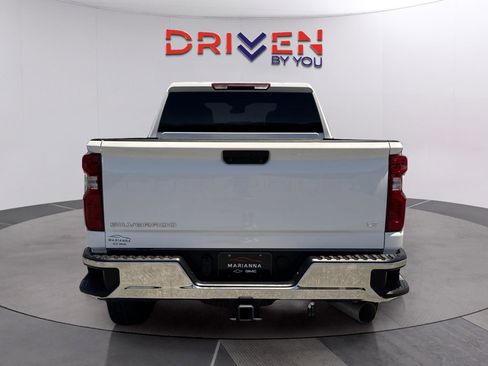 Used 2025 Chevrolet Silverado 2500 LT AWD/4WD image 4