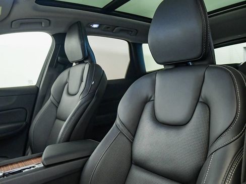 Certified 2024 Volvo XC60 T8 Ultimate w/ Protection Package Premier AWD/4WD image 18