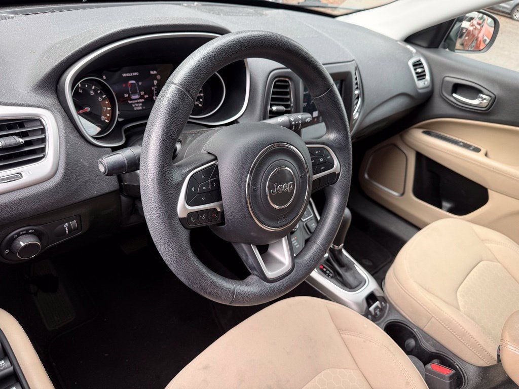 Used 2018 Jeep Compass Sport w/ Tech Group AWD/4WD image 5