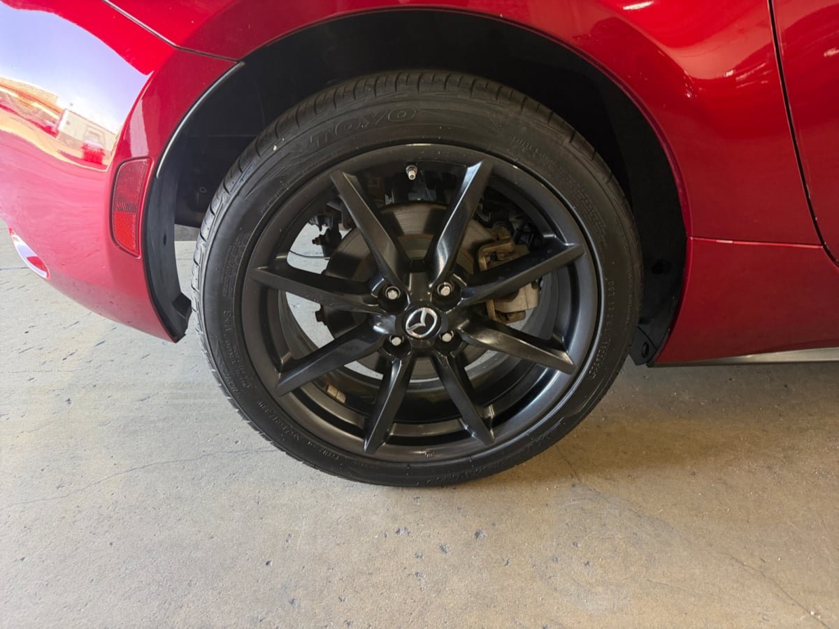 Used 2019 MAZDA MX-5 Miata RF Club RWD image 21