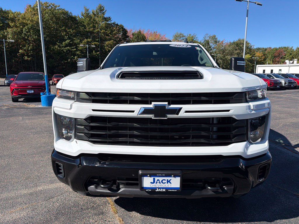 Used 2024 Chevrolet Silverado 2500 Custom w/ Custom Convenience Package AWD/4WD image 2