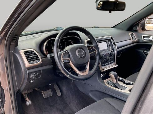 Used 2016 Jeep Grand Cherokee Laredo w/ Quick Order Package 23E AWD/4WD image 15